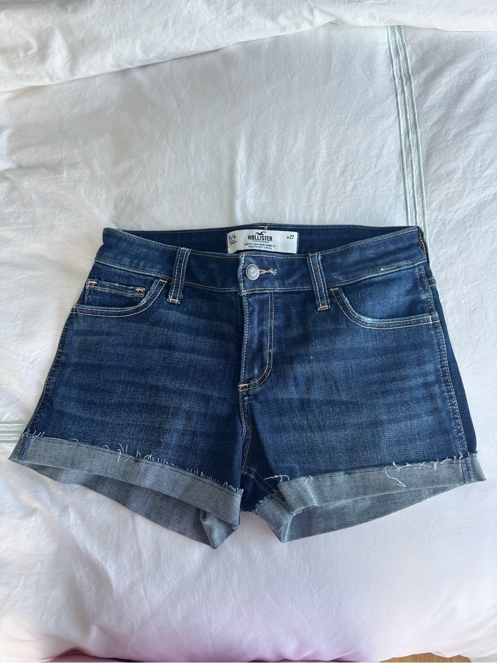 Hollister Curvy Low Rise Short 3”